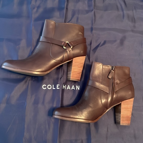 Cole Haan Calixta Ankle Boots Like New - Picture 2 of 9